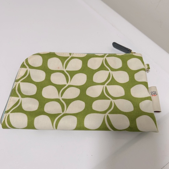 Orla Kiely Cosmetic Case Green Cream - Picture 1 of 8